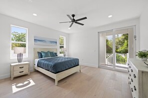 5 bedrooms, desk, free WiFi, bed sheets - Near Siesta Key 5BR • Pool, Spa, Outdoor Kitchen (Sarasota)