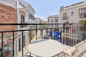 Outdoor dining - Apartment Suzanne newly furbished town centre apartment  (Nerja)