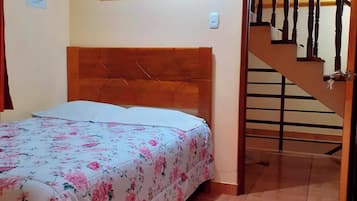 6 bedrooms, WiFi, bed sheets