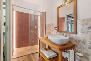 تجهيزات دش، مجففات شعر، مناشف