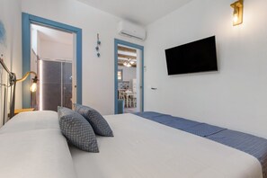 2 bedrooms, iron/ironing board, free WiFi, bed sheets - Villa '' with Private Terrace, Wi-Fi and Air Conditioning (Putignano)