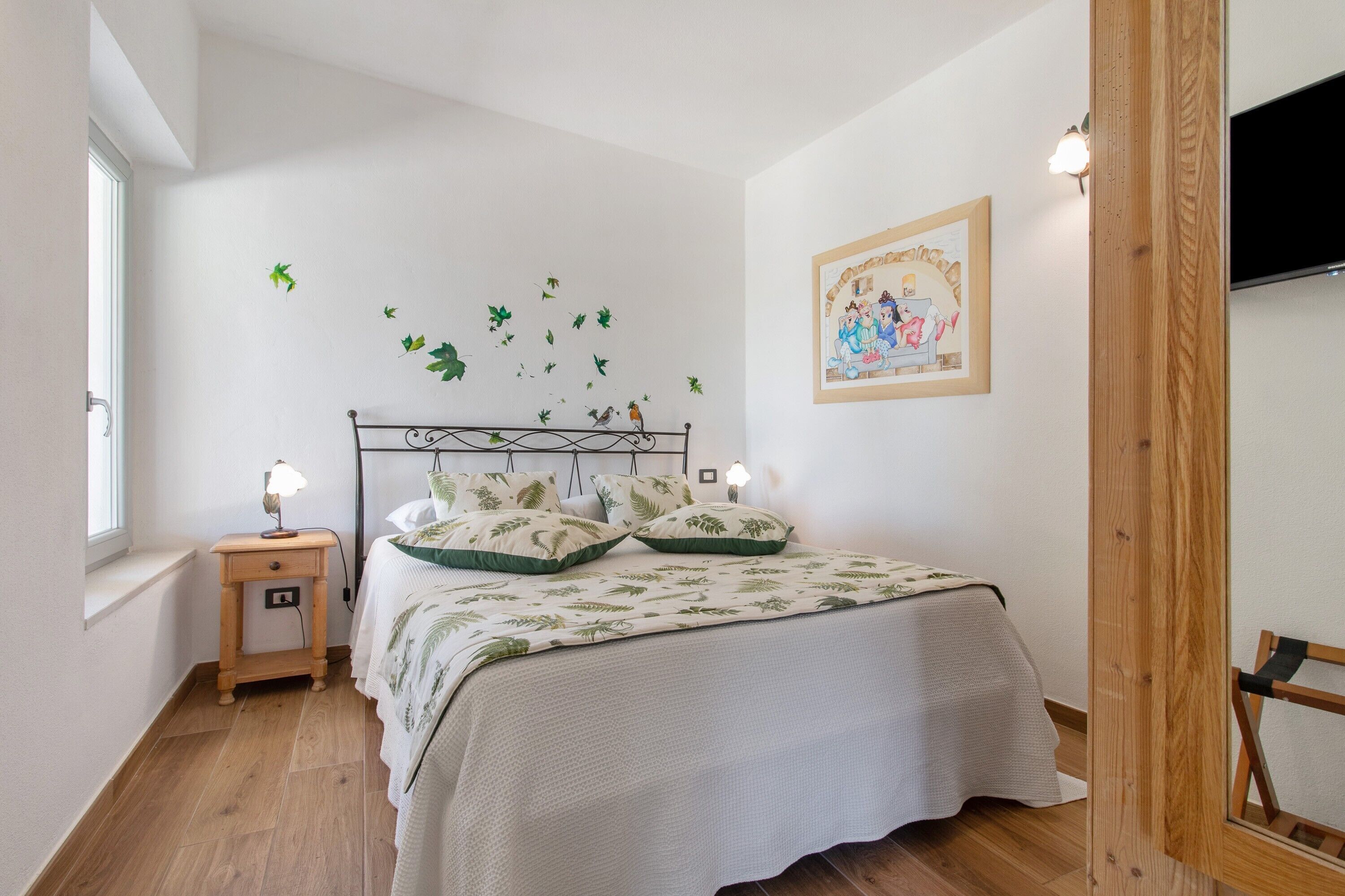 2 bedrooms, iron/ironing board, WiFi (free), bed sheets