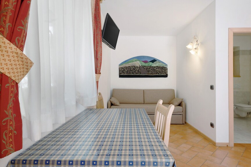 Appartement "Stanza 1" Avec Vue Sur Les Montagnes, Terrasse Privée Et Wi-fi - Cles