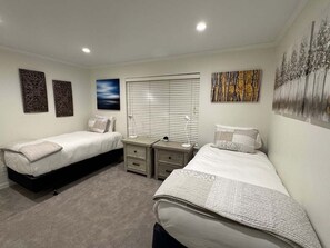 2 bedrooms, iron/ironing board, free WiFi, bed sheets