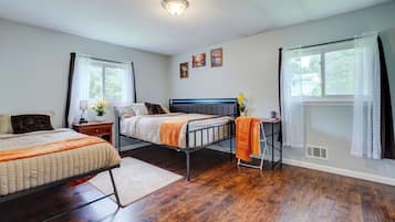 5 chambres, coffres-forts dans les chambres, fer et planche à repasser