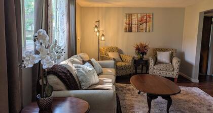 Prime Location! 5BR Home Near RIT, UofR, Parks, Shopping & Dining