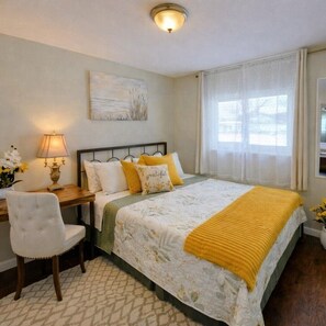 5 bedrooms, in-room safe, iron/ironing board, travel crib - 5BR Home Near RIT & U of R Sleeps up to 12 (Rochester)