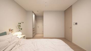 3 bedrooms, free WiFi, bed sheets, wheelchair access