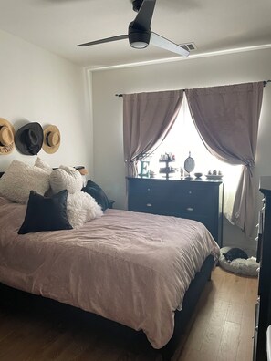 2 多间卧室、WiFi、床单