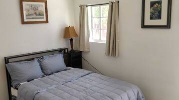 1 bedroom, desk, iron/ironing board, free WiFi