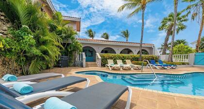 Arashi Sunsets Villa ~ Steps 2 Beach ~ PrivatePool
