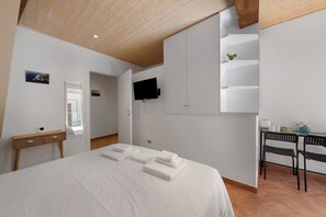 1 quarto, Wi-Fi de cortesia, roupa de cama