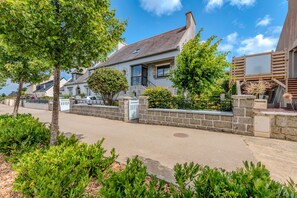 Exterior - Apartment 'Location Meublé Ty Kim' with Shared Terrace and Wi-Fi (Le Folgoët)