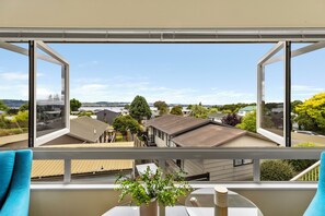 Interior - Lake house with panoramic view (Taupo)