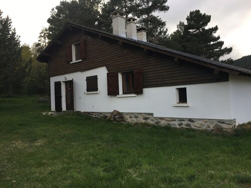 Chalet 'Les Iris' with Mountain View and Private Garden