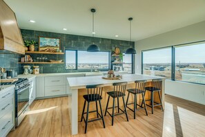 Fridge, oven, stovetop, dishwasher - New Modern Farmhouse with Epic Views (Bismarck)