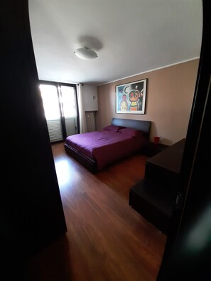 2 bedrooms, bed sheets