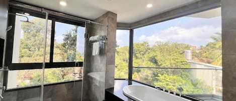 Luxury Double Room Single Use, Partial Ocean View | Bathroom