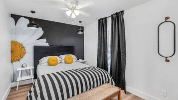 2 Schlafzimmer, Schreibtisch, Bügeleisen/Bügelbrett, kostenloses WLAN