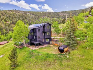 Exterior - Panoramic Sauna | Hot Tub | Game Room | Red Rocks (Evergreen)