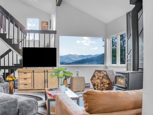 Smart TV, fireplace, table football