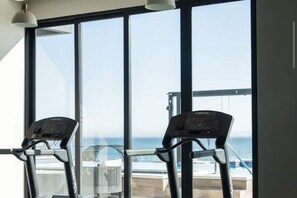 Fitness facility - Beachside Premium Condo | Pool + Hot Tub Escape (B.C.)