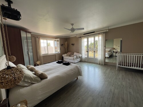 Chic Family Villa With Outdoor Kitchen