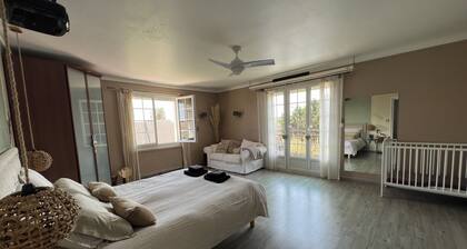 Chic Family Villa With Outdoor Kitchen