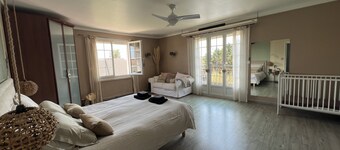 Chic Family Villa With Outdoor Kitchen