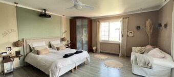 Chic Family Villa With Outdoor Kitchen