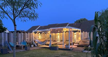 Chic Family Villa With Outdoor Kitchen