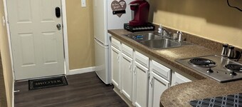 Charming apartment in fantastic Ravenswood with AC, WiFi