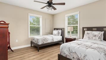 3 bedrooms, iron/ironing board, WiFi, bed sheets