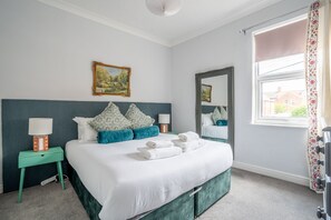 2 bedrooms, iron/ironing board, Internet