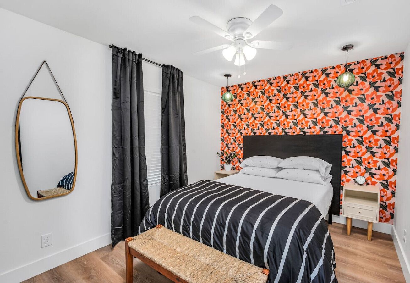 2 slaapkamers, een bureau, een strijkplank/strijkijzer, gratis wifi