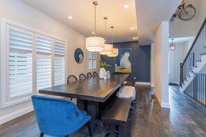 Dining - Bright, spacious, amazing view at a prime location (The Blue Mountains)