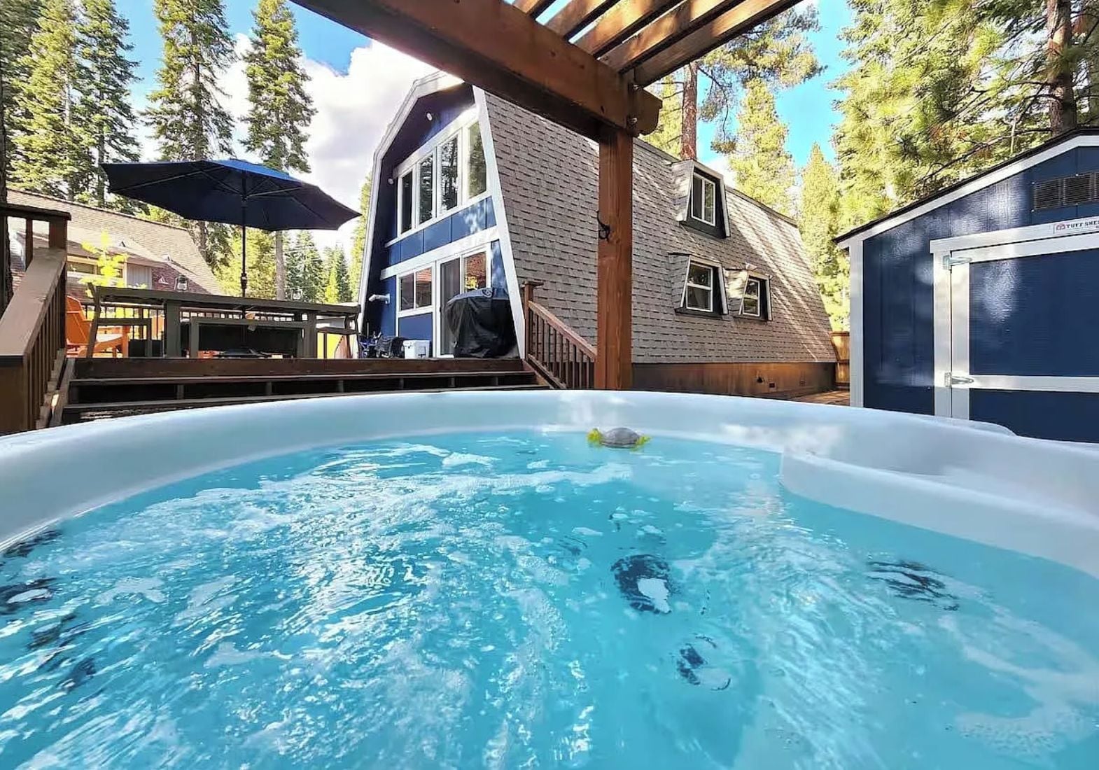 Hot tub available all year round
