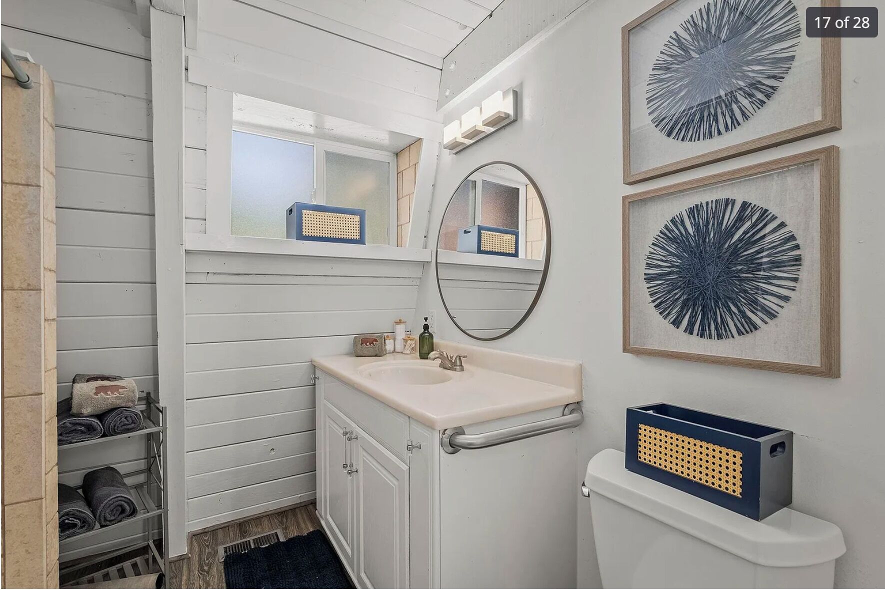 Full sized Bathroom with Hot Tub- 1st Floor