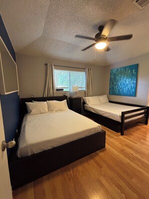 Iron/ironing board, free WiFi, bed sheets