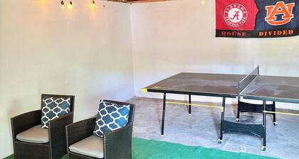 Secluded location in quiet neighborhood 2 miles from the brand new amphitheater.