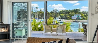 South Stradbroke Island Waters - family beach house 4 bedroom on the water *NEW*