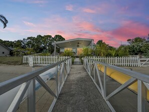 Property grounds - South Stradbroke Island Waters - family beach house 4 bedroom on the water *NEW* (South Stradbroke)