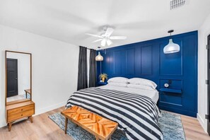 8 bedrooms, free WiFi, bed sheets