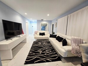 Smart TV - Perfect Home for the family & Beyond (West Park)