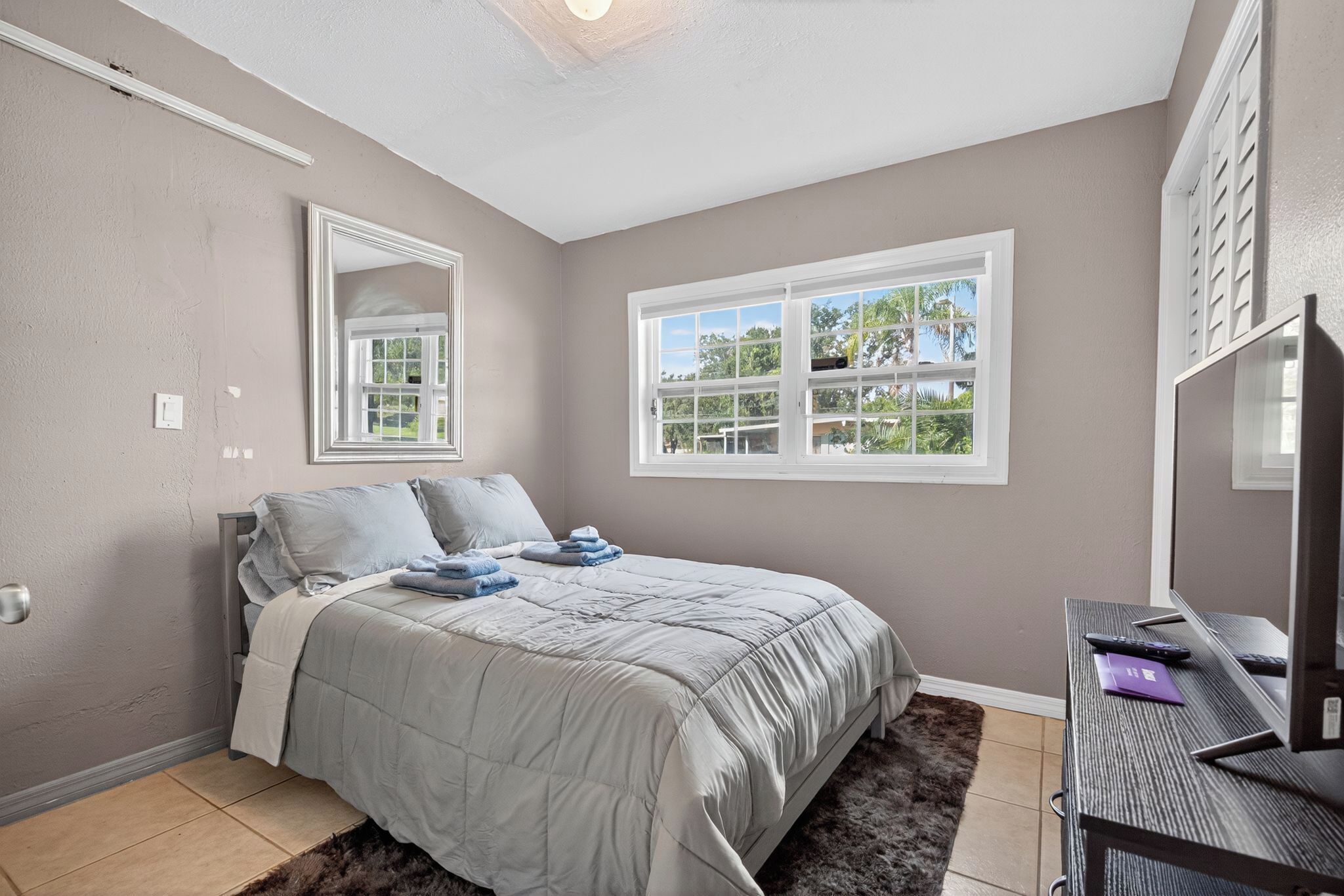 3 bedrooms, iron/ironing board, WiFi, bed sheets