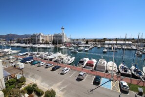 Apartment | Exterior - Apartment in Empuriabrava With Canal Views (Castello d'Empuries)
