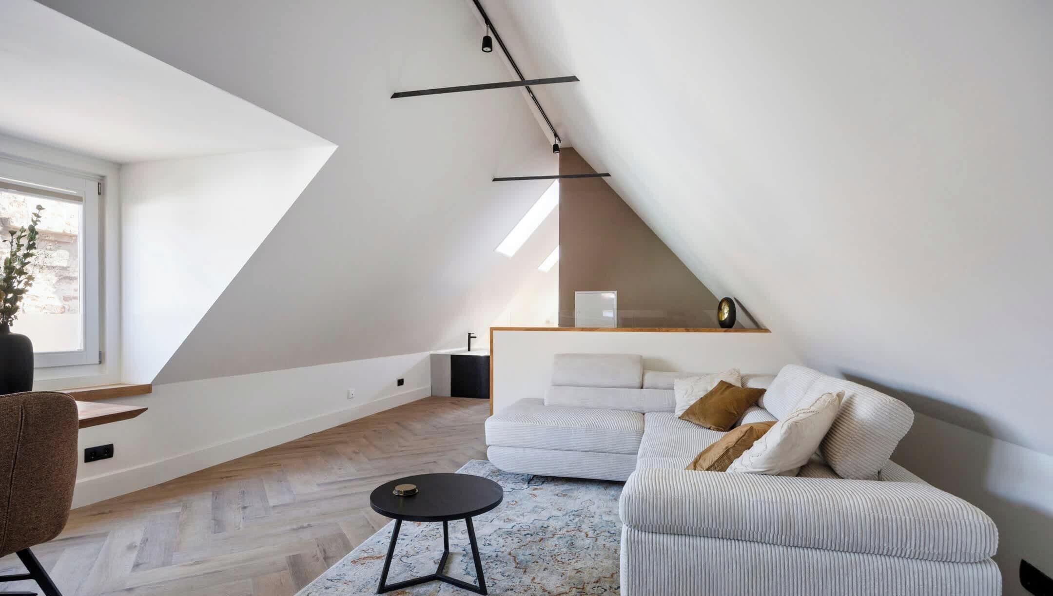 Een televisie en een kantoor