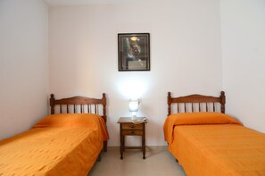 Apartment | 3 bedrooms, iron/ironing board - Apartment in Lescala Near Beaches (L'Escala)