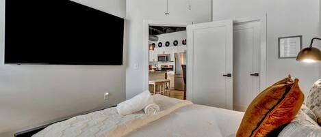 1 غرفة نوم ومكواة/لوح كي وواي فاي وملاءات أسرّة