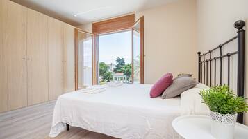 Villa | 4 bedrooms, iron/ironing board